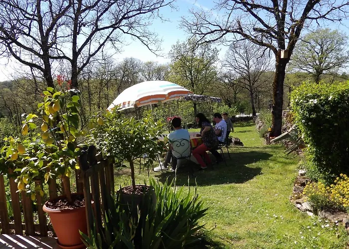 Aux Deux Colombes Padirac