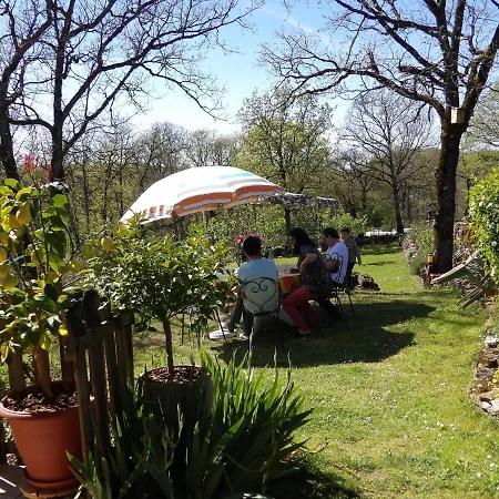 Aux Deux Colombes Padirac